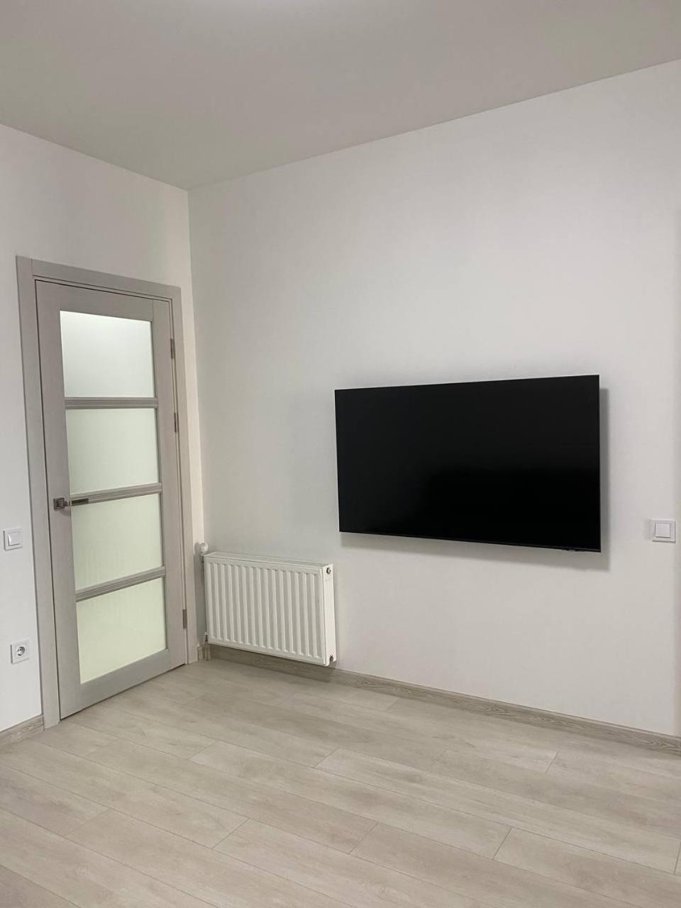 Atlant Luxury Big Family Five Apart On Golovna Поряд З Тц Депот Wi Fi 24 На 7 Csernyivci Kültér fotó