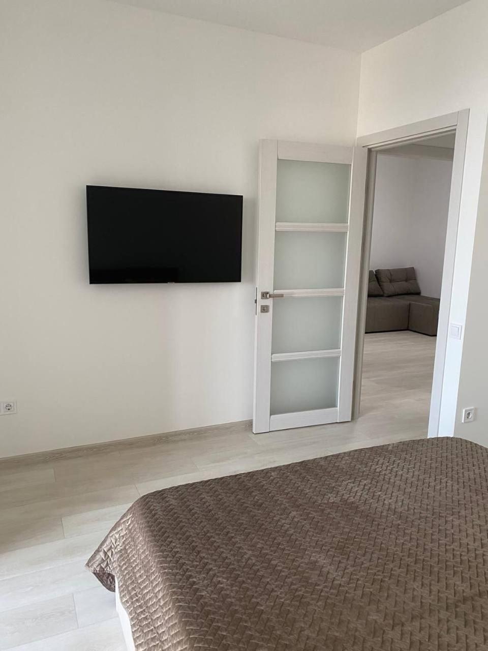 Atlant Luxury Big Family Five Apart On Golovna Поряд З Тц Депот Wi Fi 24 На 7 Csernyivci Kültér fotó
